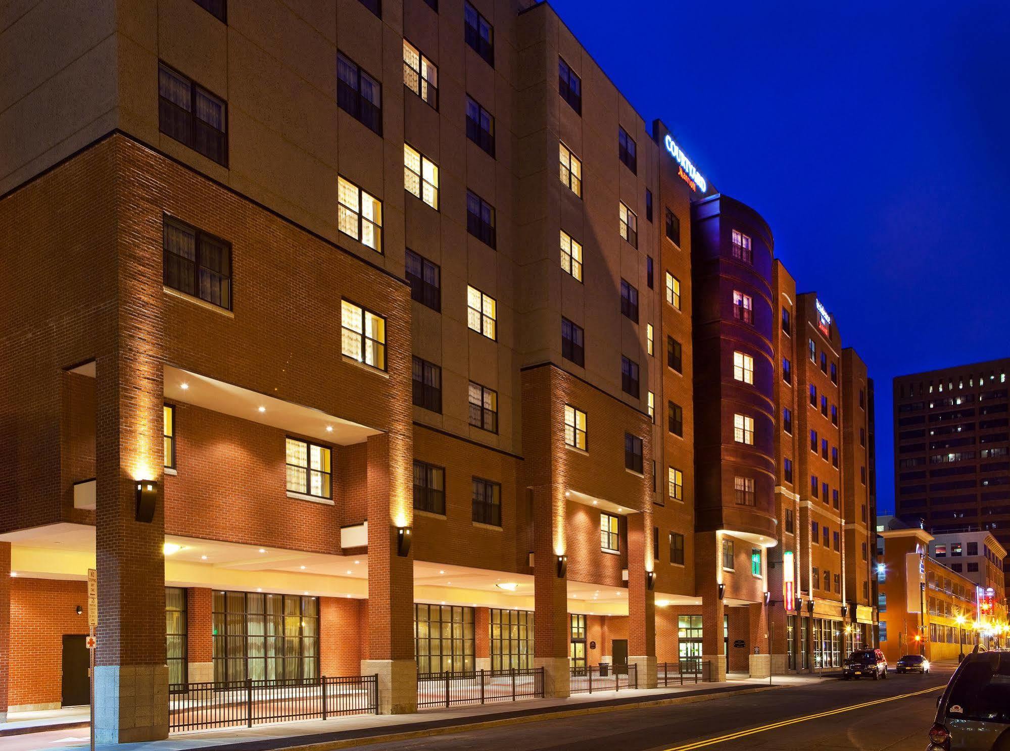 Residence Inn By Marriott Syracuse Downtown At Armory Square Extérieur photo